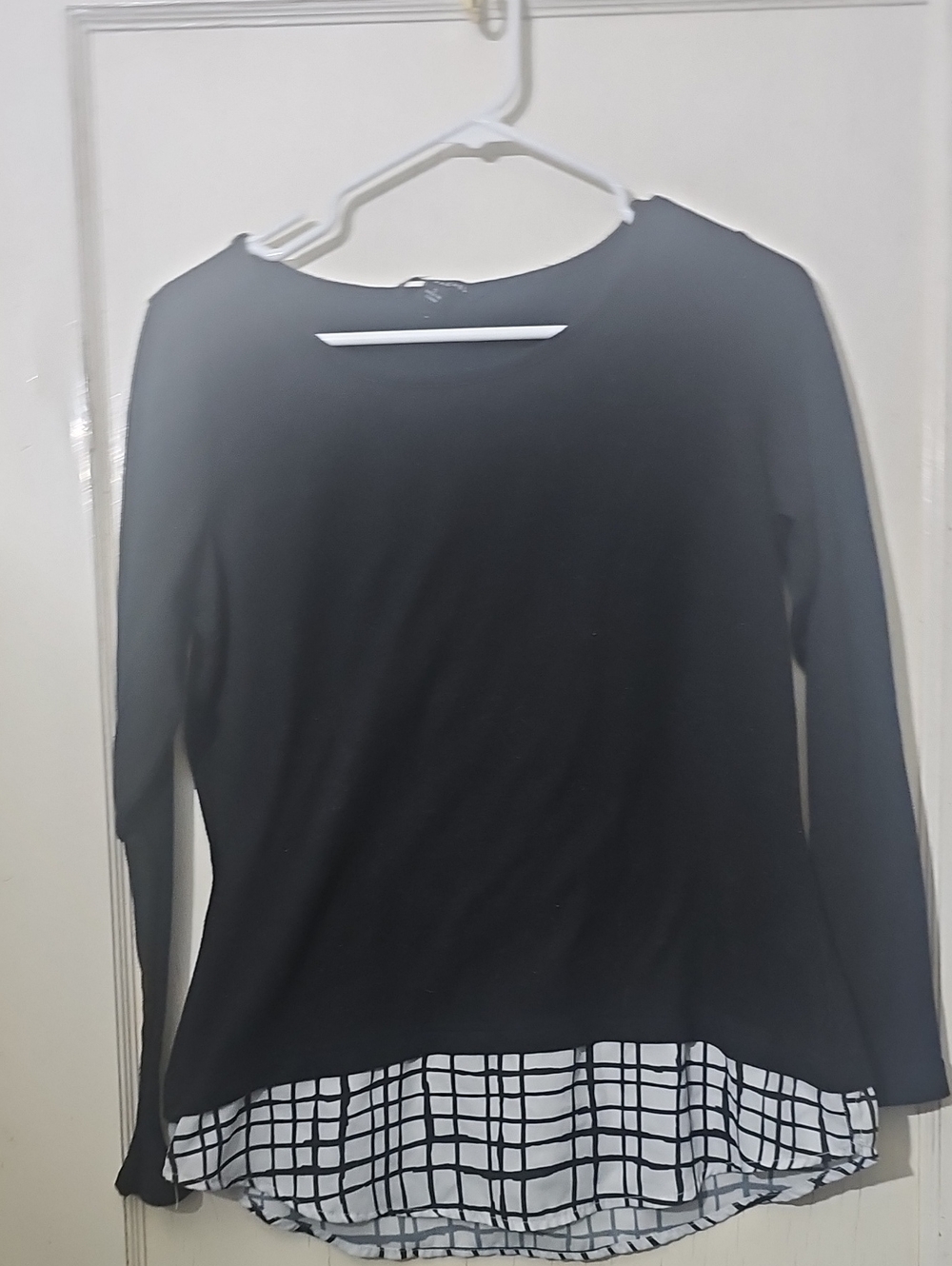Women’s Black Layered Long-Sleeve Top with Grid Hem